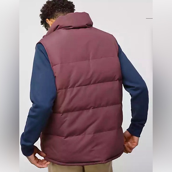 VANS PUFFER VEST OFF THE WALL NWT $90 TIMBERED 4 POCKET SNAP MAROON MEDIUM /L - Picture 3 of 13
